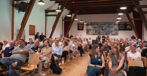 KI-Stammtisch-Treffen der WESt in Saerbeck: Wie Unternehmen KI für Wissensmanagement, Prozesse und Zusammenarbeit nutzen können