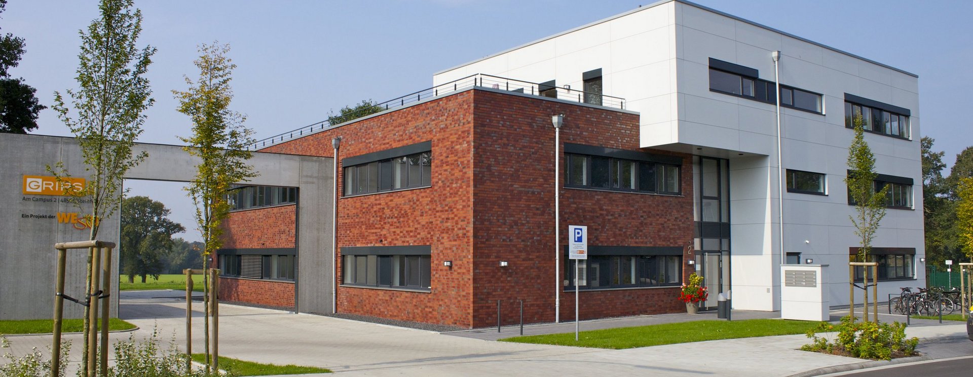 Das GRIPS ist ein modernes Bürogebäude auf dem Technologiecamps der FH Münster in Steinfurt.