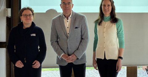 Begleiteten das Seminar (v.l.): WESt-Mitarbeiterin Luise Angenendt, Uwe Kockmann und WESt-Gründungsberaterin Mechthild Leiwering-Hillers.